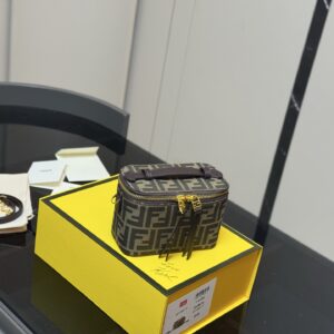 Fendi (cosmetic bag)