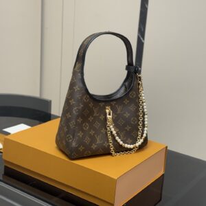 Louis Vuitton Underarm Bag