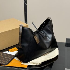 Louis Vuitton Underarm Bag