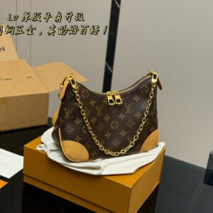 Louis Vuitton croissant